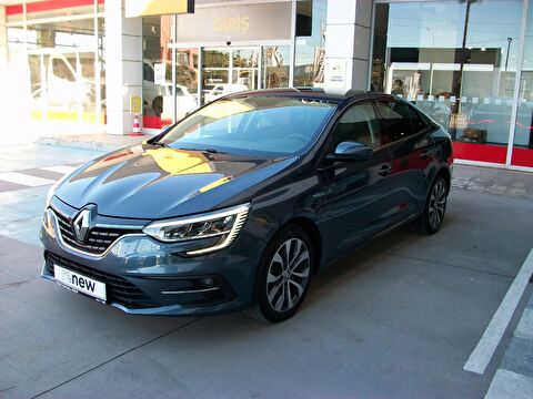 Sedan 1.3 TCe Icon EDC, 2. el otomobil | renew