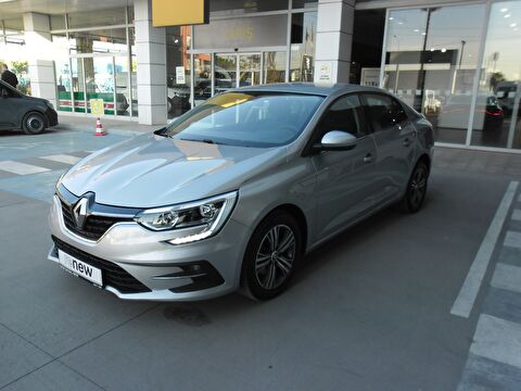 Sedan 1.3 TCe Touch EDC, 2. el otomobil | renew