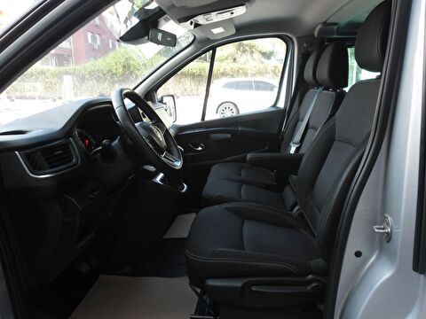 renault, trafic combi, 8+1 grand confort 2.0 blue dci eag9 170 bg, otomatik, dizel 2.el otomobil | renew 16