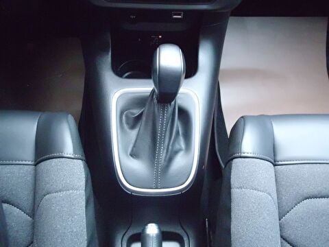 citroen, c3, hatchback 1.2 puretech s&s feel bold eat6, otomatik, benzin 2.el otomobil | renew 21