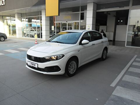 Sedan 1.6 MultiJet Easy DCT, 2. el otomobil | renew