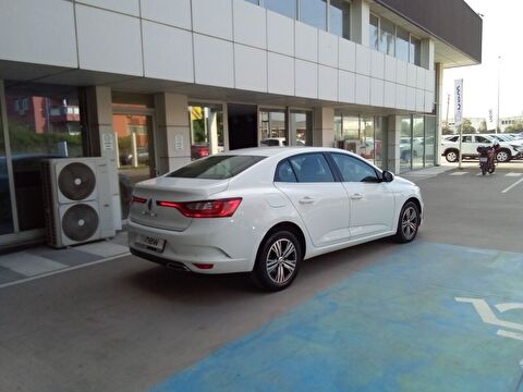 renault, megane, sedan 1.3 tce touch edc, otomatik, benzin 2.el otomobil | renew 15