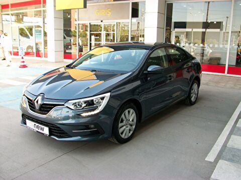 Sedan 1.3 TCe Touch EDC, 2. el otomobil | renew