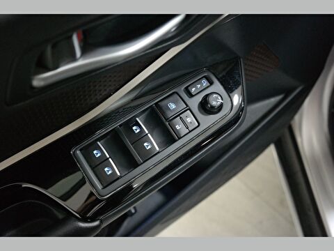 toyota, c-hr, crossover 1.8 hybrid 4x2 diamond + safety sense e-cvt, otomatik, hybrid 2.el otomobil | renew 18