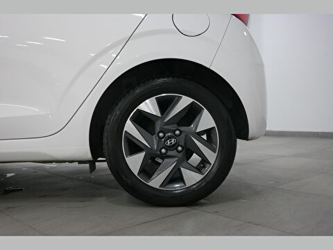 hyundai, i10, hatchback 1.2 mpı style nav. amt, otomatik, benzin 2.el otomobil | renew 19