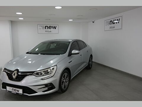 Sedan 1.3 TCe Touch EDC, 2. el otomobil | renew