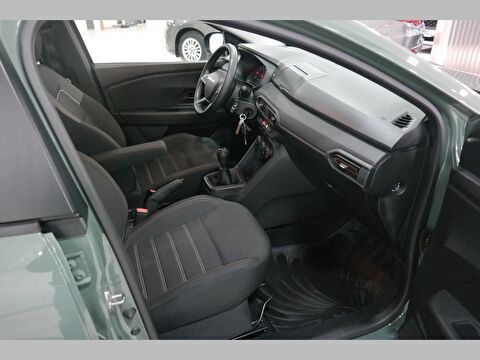 dacia, sandero, hatchback 1.0 tce eco-g stepway essential, manuel, benzin + lpg 2.el otomobil | renew 8