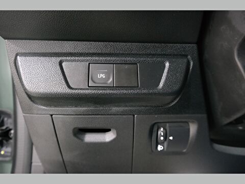 dacia, sandero, hatchback 1.0 tce eco-g stepway essential, manuel, benzin + lpg 2.el otomobil | renew 21