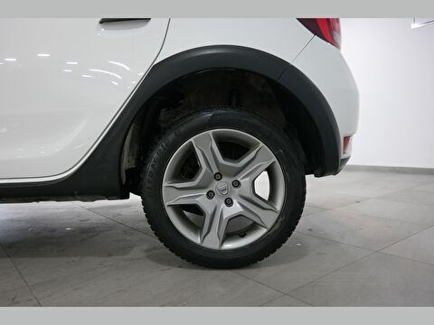 dacia, sandero, hatchback 0.9 tce stepway, manuel, benzin 2.el otomobil | renew 21