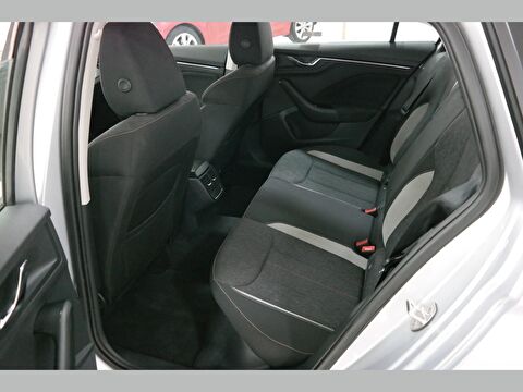 skoda, scala, hatchback 1.0 tsı premium dsg, otomatik, benzin 2.el otomobil | renew 9