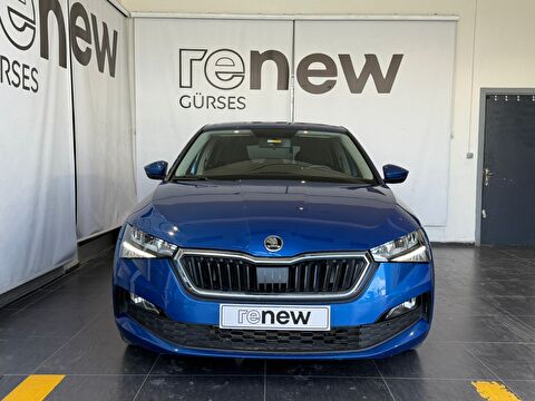 Hatchback 1.0 TSI Elite DSG, 2. el otomobil | renew