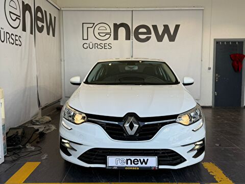 Sedan 1.5 Blue DCI Touch EDC, 2. el otomobil | renew