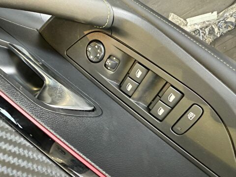 peugeot, 2008, crossover 1.2 puretech gt eat8, otomatik, benzin 2.el otomobil | renew 17