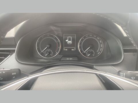 skoda, scala, hatchback 1.0 tsı elite dsg, otomatik, benzin 2.el otomobil | renew 32