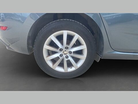 skoda, scala, hatchback 1.0 tsı elite dsg, otomatik, benzin 2.el otomobil | renew 8
