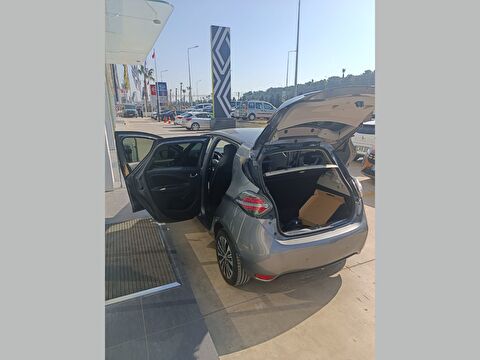renault, zoe, hatchback 80 kw z.e 50 ıntense cvt, otomatik, elektrik 2.el otomobil | renew 8