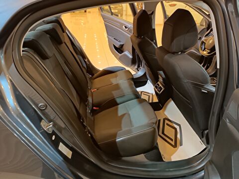 renault, megane, sedan 1.3 tce touch edc, otomatik, benzin 2.el otomobil | renew 13
