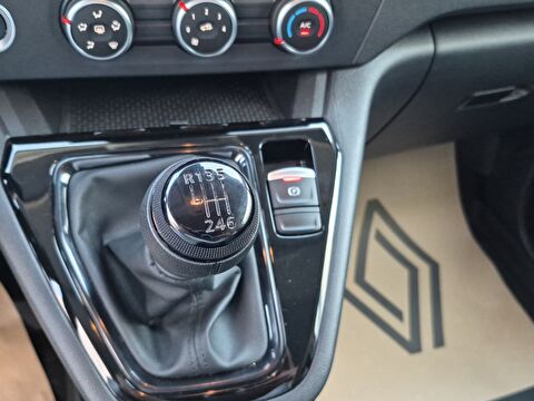renault, kangoo multix, 1.5 bluedci techno, manuel, dizel 2.el otomobil | renew 18