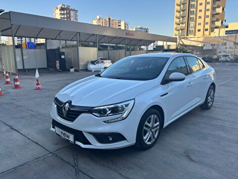 Sedan 1.3 TCe Joy, 2. el otomobil | renew