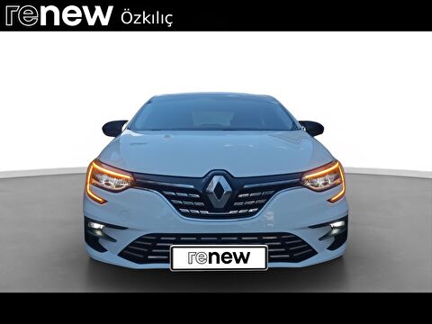 Sedan 1.3 TCe Touch EDC, 2. el otomobil | renew