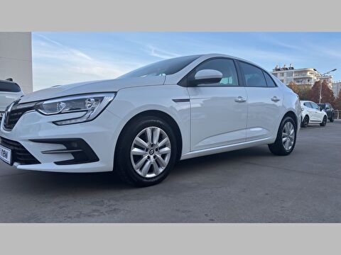 Sedan 1.3 TCe Joy, 2. el otomobil | renew