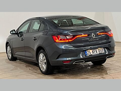 renault, megane, sedan 1.3 tce touch edc, otomatik, benzin 2.el otomobil | renew 9