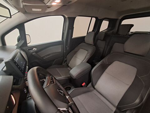 renault, kangoo multix, combi 1.3 tce ıconic edc, otomatik, benzin 2.el otomobil | renew 14