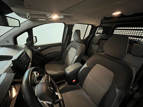 renault, kangoo multix, combi 1.3 tce ıconic edc, otomatik, benzin 2.el otomobil | renew 17