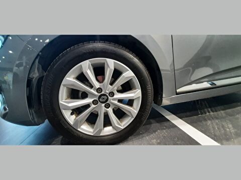 renault, clio, hatchback 1.0 tce evolution x-tronic, otomatik, benzin 2.el otomobil | renew 32