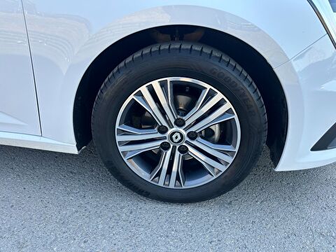 renault, megane, sedan 1.3 tce touch edc, otomatik, benzin 2.el otomobil | renew 14