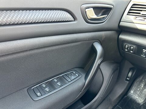 renault, megane, sedan 1.3 tce touch edc, otomatik, benzin 2.el otomobil | renew 12