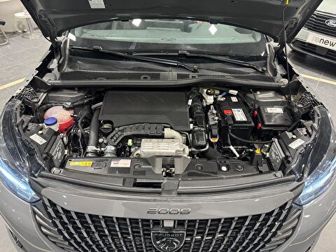 peugeot, 2008, crossover 1.2 puretech gt eat8, otomatik, benzin 2.el otomobil | renew 32