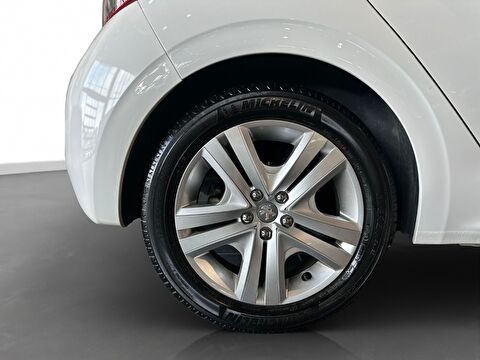 peugeot, 208, hatchback 1.5 bluehdı signature dynamic, manuel, dizel 2.el otomobil | renew 9