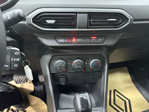 dacia, sandero, hatchback 1.0 tce essential cvt, otomatik, benzin 2.el otomobil | renew 17