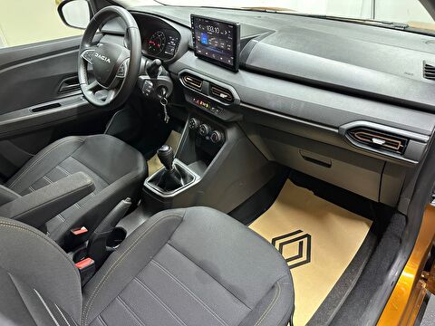 dacia, sandero, hatchback 1.0 tce stepway essential, manuel, benzin 2.el otomobil | renew 10