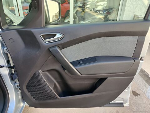 renault, kangoo multix, combi 1.3 tce ıconic edc, otomatik, benzin 2.el otomobil | renew 30