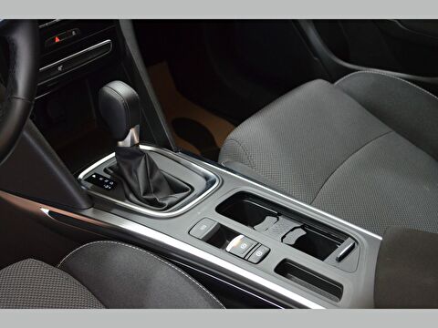 renault, megane, sedan 1.3 tce touch edc, otomatik, benzin 2.el otomobil | renew 23