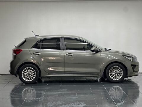 kia, rio, hatchback 1.4 cvvt elegance tekno otomatik, otomatik, benzin 2.el otomobil | renew 7