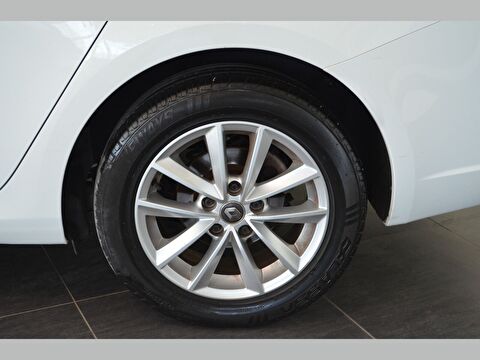 renault, megane, sedan 1.5 bluedci touch edc, otomatik, dizel 2.el otomobil | renew 17