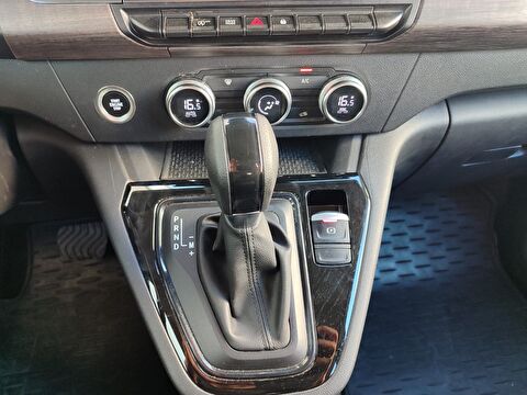 renault, kangoo multix, combi 1.3 tce ıconic edc, otomatik, benzin 2.el otomobil | renew 23