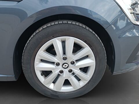 renault, megane, sedan 1.3 tce joy, otomatik, benzin 2.el otomobil | renew 9