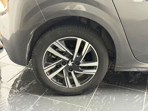 peugeot, 208, 1.2 puretech allure selection eat8, otomatik, benzin 2.el otomobil | renew 10