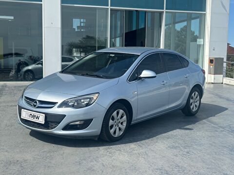 Opel, Astra, Sedan 1.4 Turbo Edition Plus, Manuel, Benzin 2. el otomobil | renew Mobile