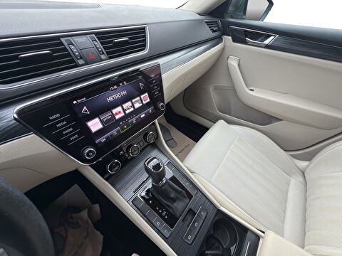 skoda, superb, sedan 1.5 tsı act premium dsg, otomatik, benzin 2.el otomobil | renew 22