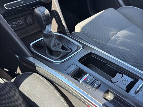 renault, megane, sedan 1.3 tce touch edc, otomatik, benzin 2.el otomobil | renew 12
