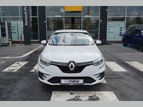 Sedan 1.3 TCe Touch EDC, 2. el otomobil | renew