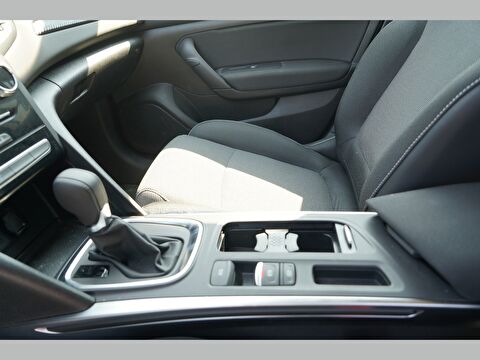 renault, megane, sedan 1.3 tce touch edc, otomatik, benzin 2.el otomobil | renew 21