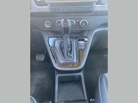 renault, kangoo multix, combi 1.3 tce ıconic edc, otomatik, benzin 2.el otomobil | renew 15