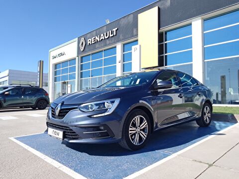 Sedan 1.3 TCe Touch EDC, 2. el otomobil | renew