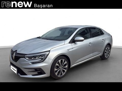 Sedan 1.3 TCe Icon EDC, 2. el otomobil | renew